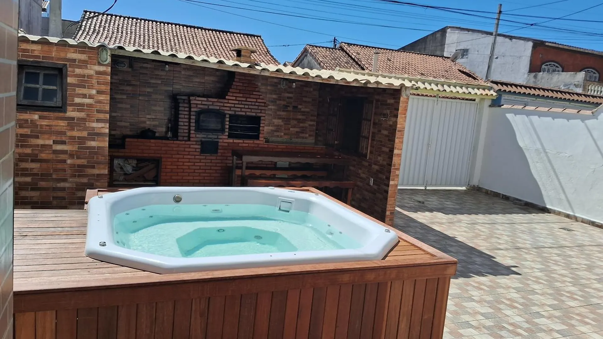 Cabo Frio, Suites Pe Areia